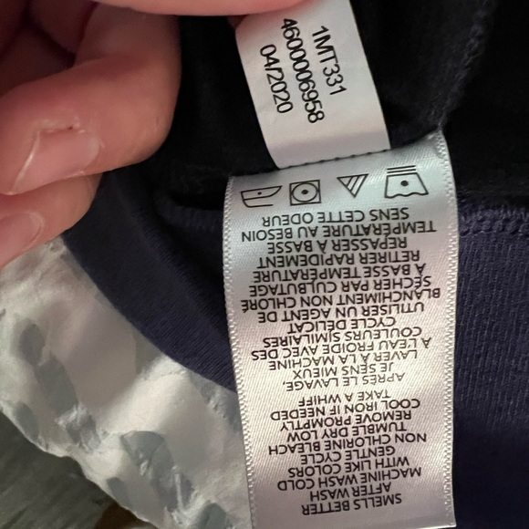 Travis Mathew’s golf pullover lightweight jacket - Picture 6 of 7